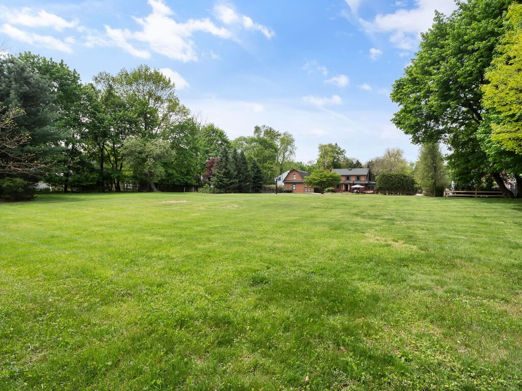 25 Pascack Rd