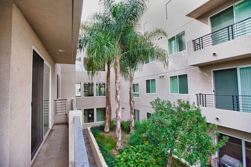 11115 Acama St 203, Studio City, CA