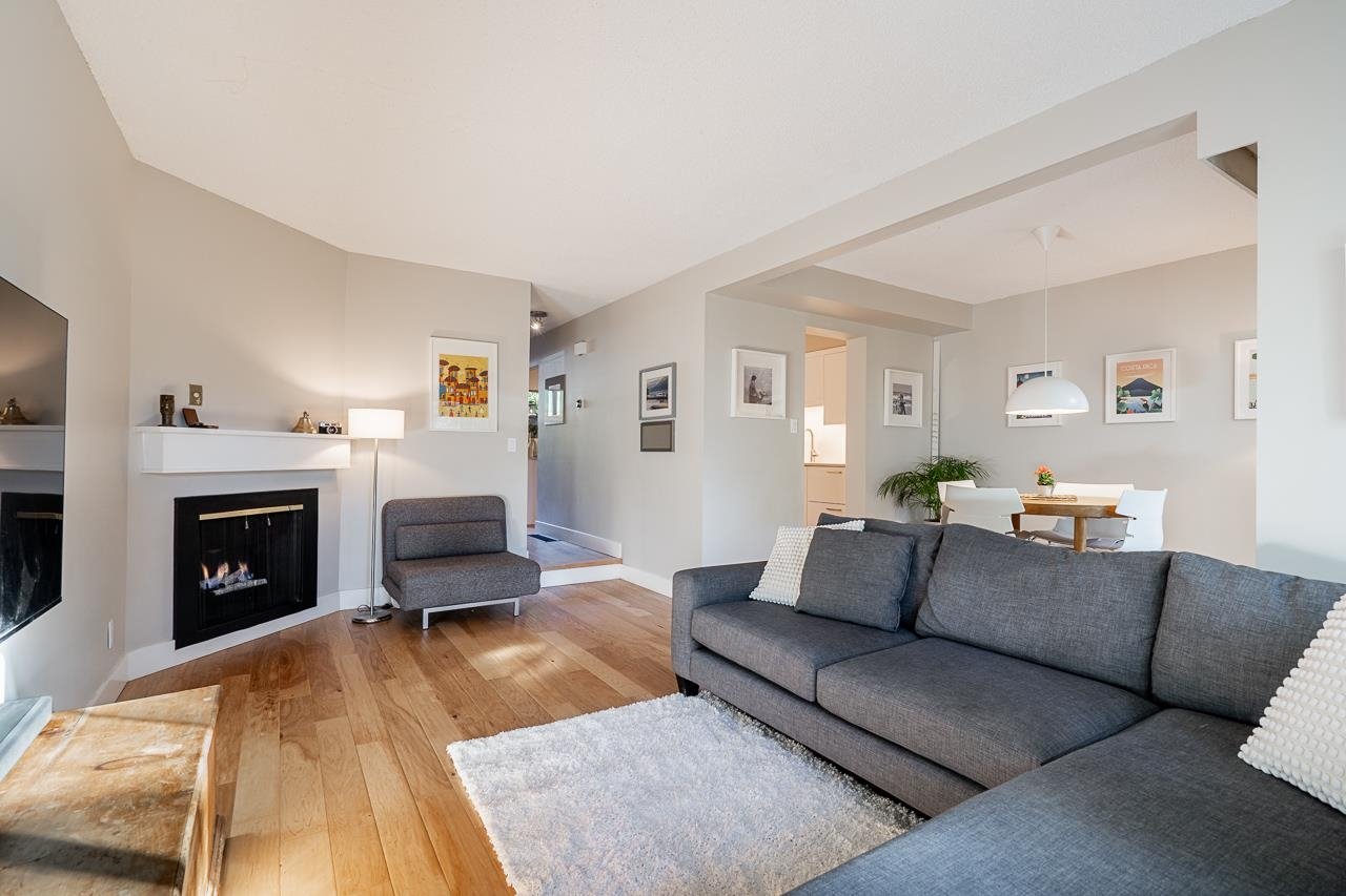 2076 Purcell Wy