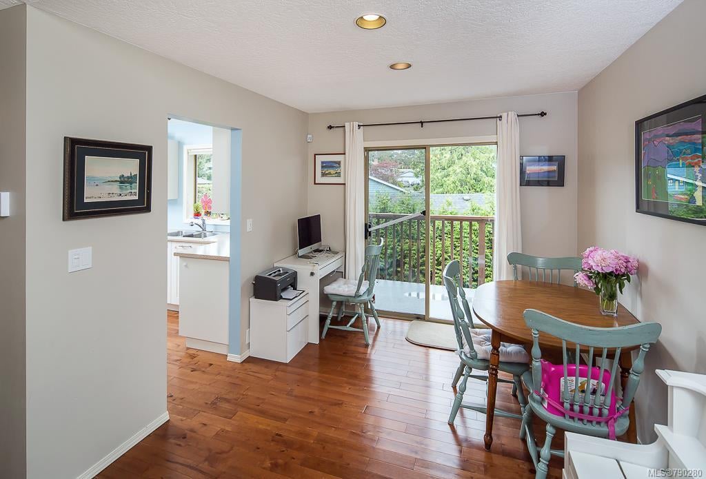 1366 Charles Pl