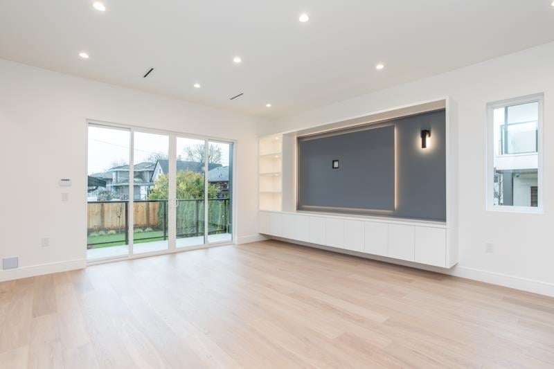 20 N Macdonald Avenue, Burnaby