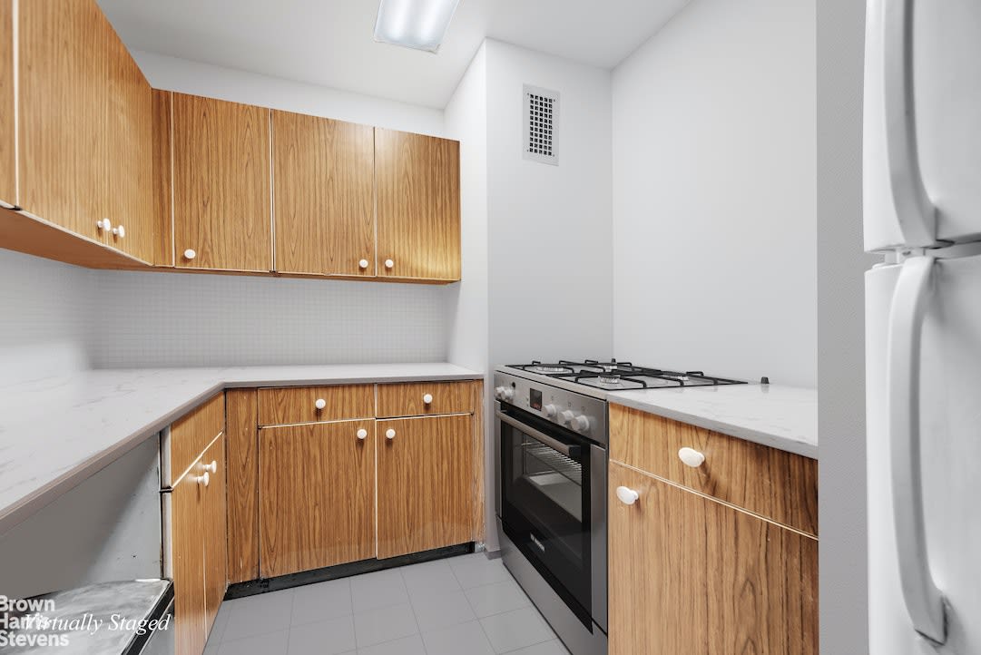 77 Fulton St, #26K