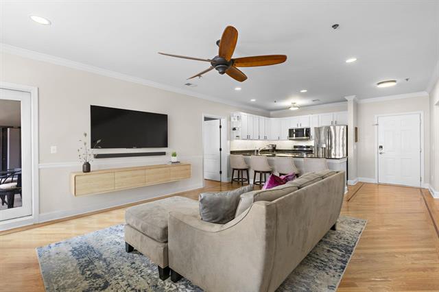 325 Willow Ave #4B