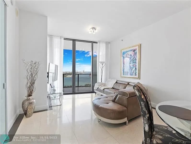  1100 Biscayne Blvd Unit: 2704