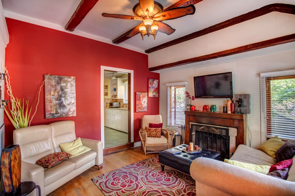 3919 Big Oak Dr Studio City, CA