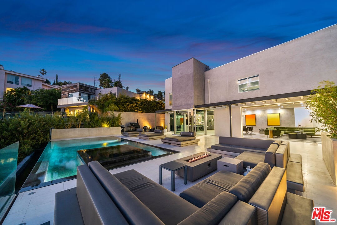 Estate Crown