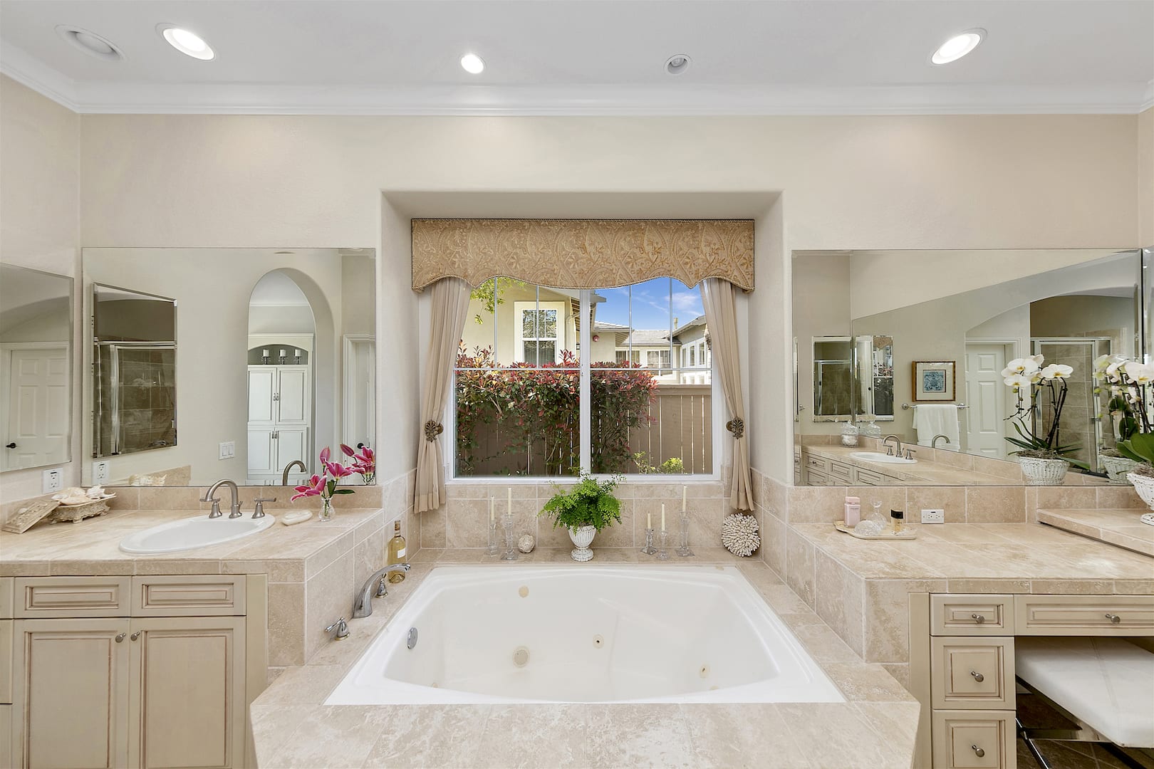 1435 Ravean Court