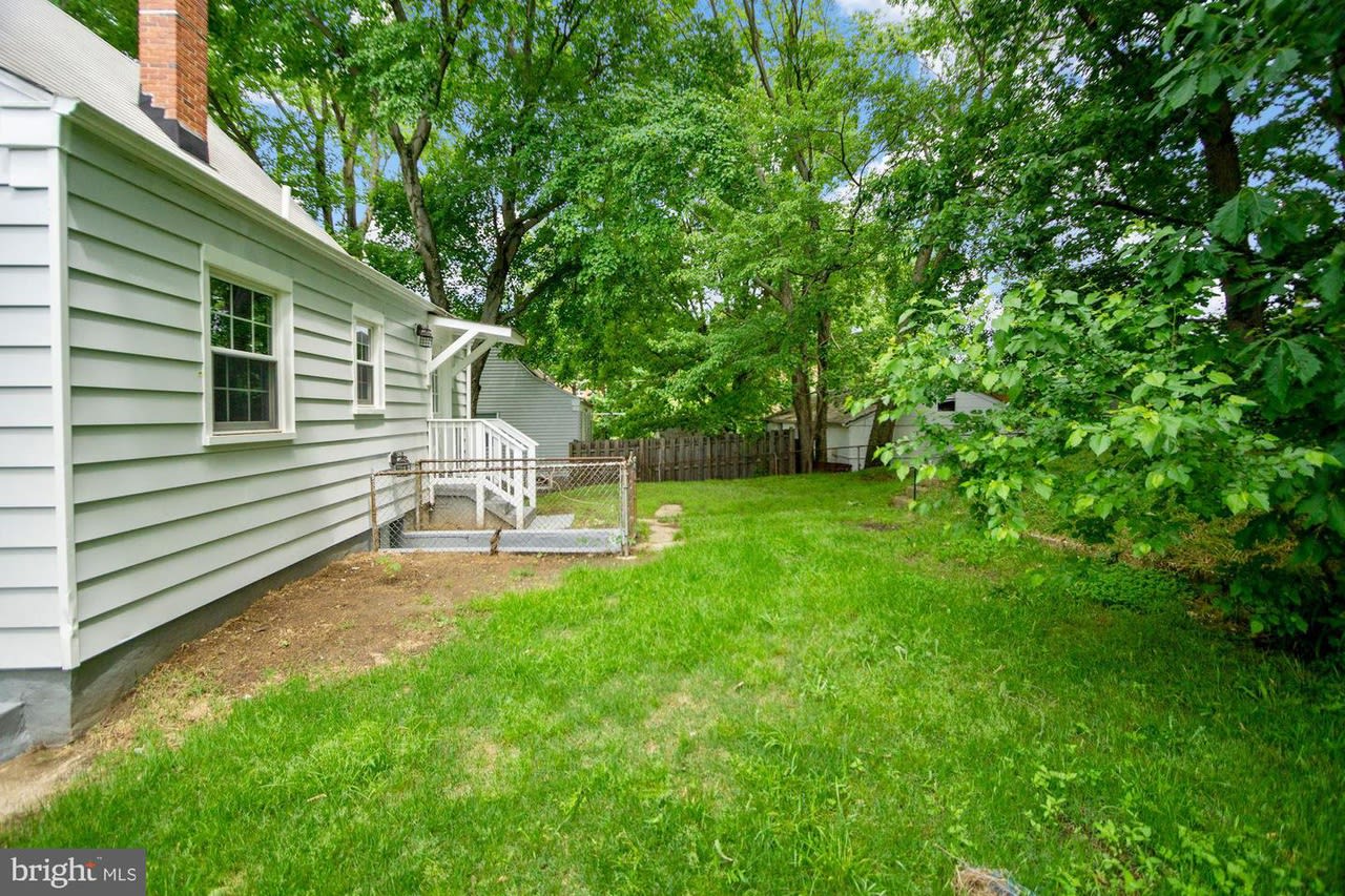 2202 Breton Dr