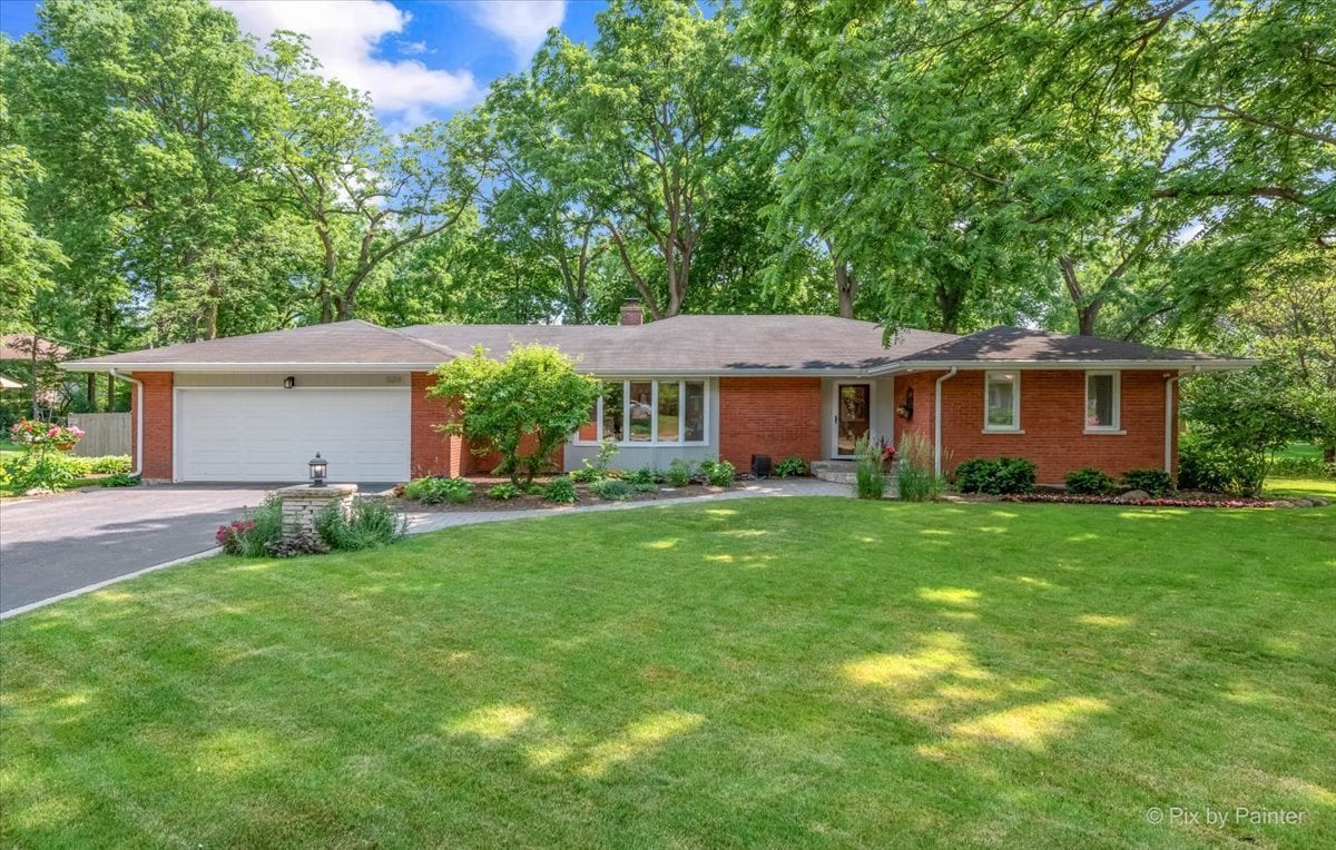 524 Waubonsee Trl
