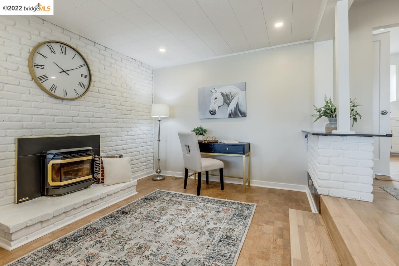 21956 Ada St
