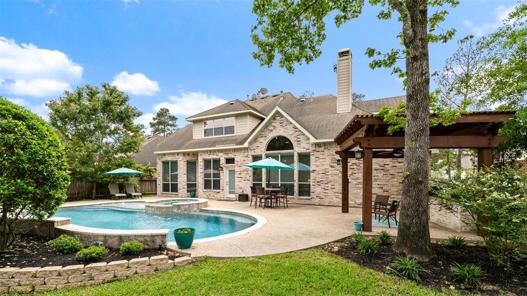 26 N Scribewood Circle