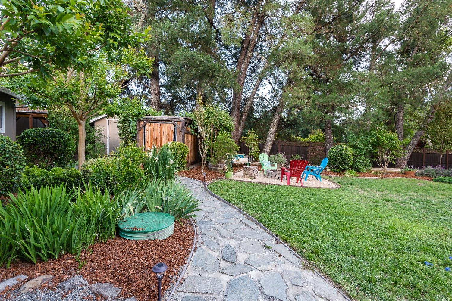 981 Riverside Dr