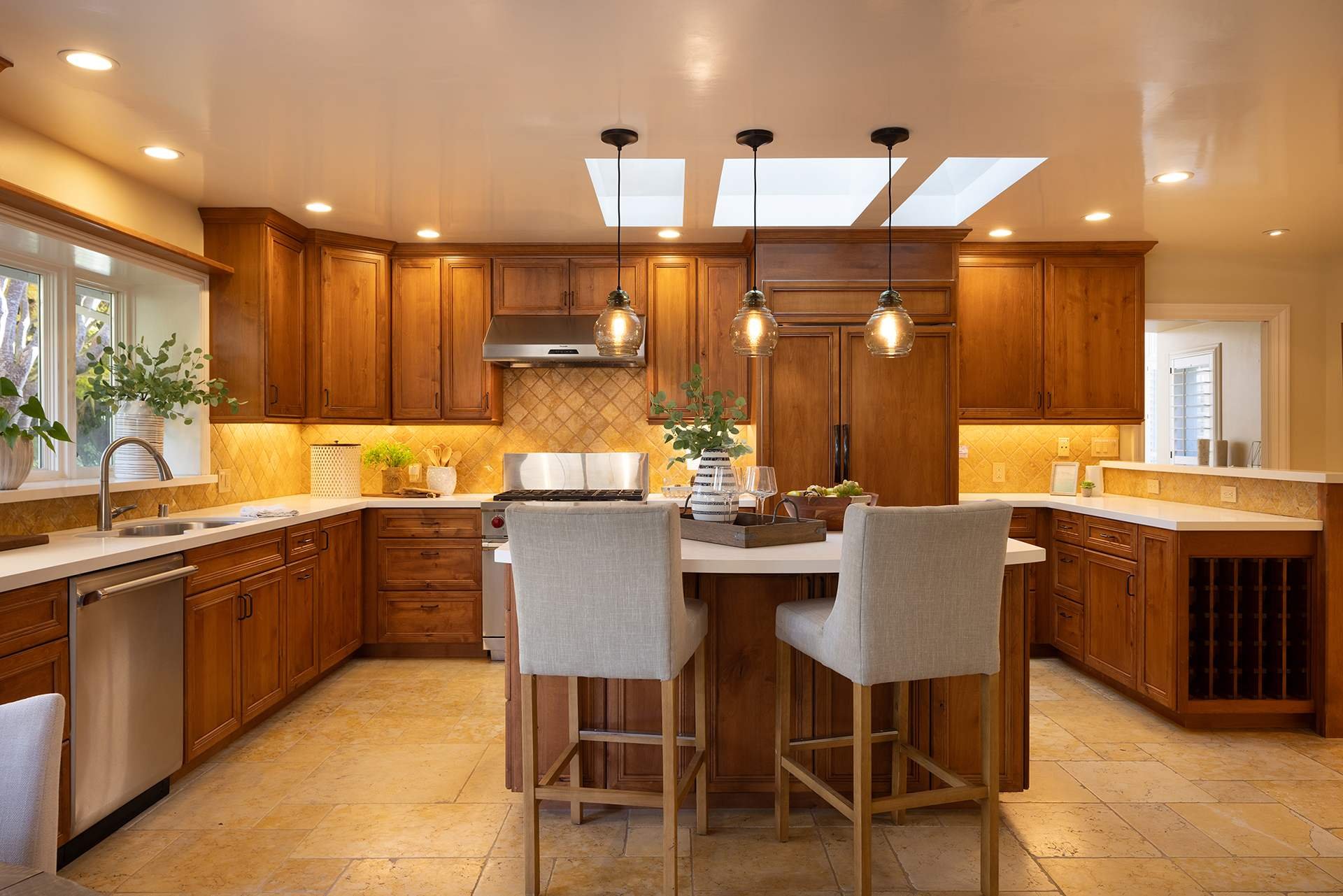 Quail Lodge Living - 7077 Fairway Place