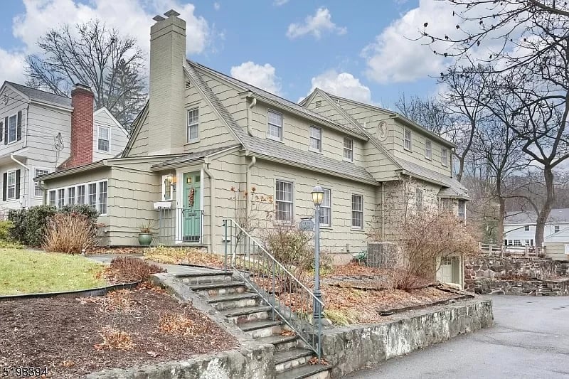 33 E Glen Ave