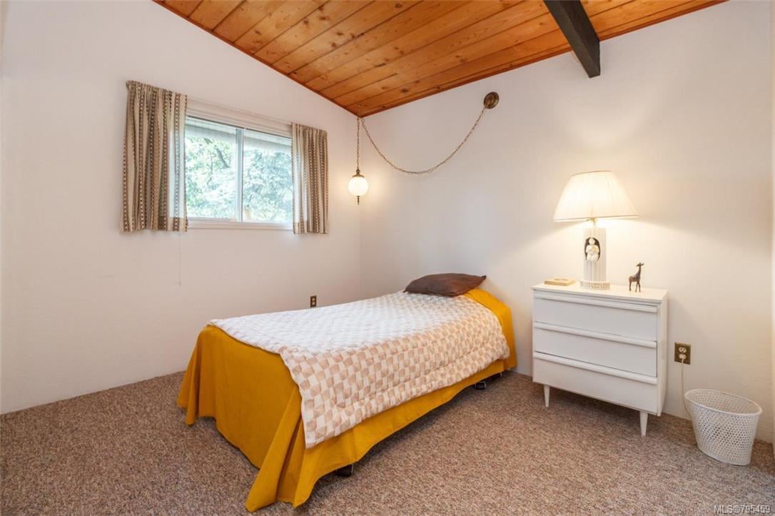 71 Flury Hts, View Royal