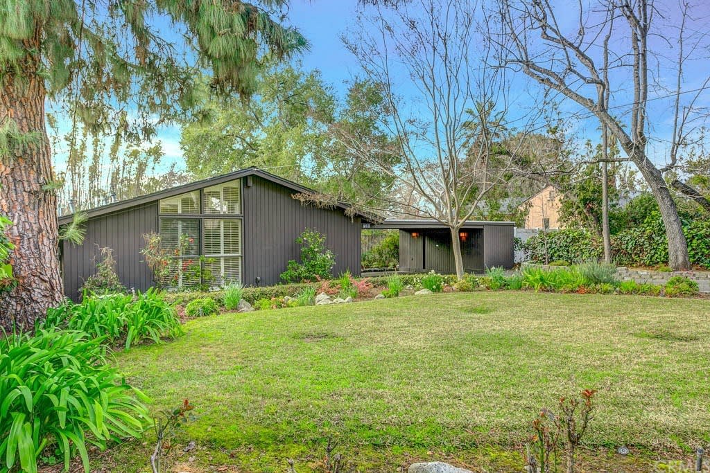 462 Manzanita Ave