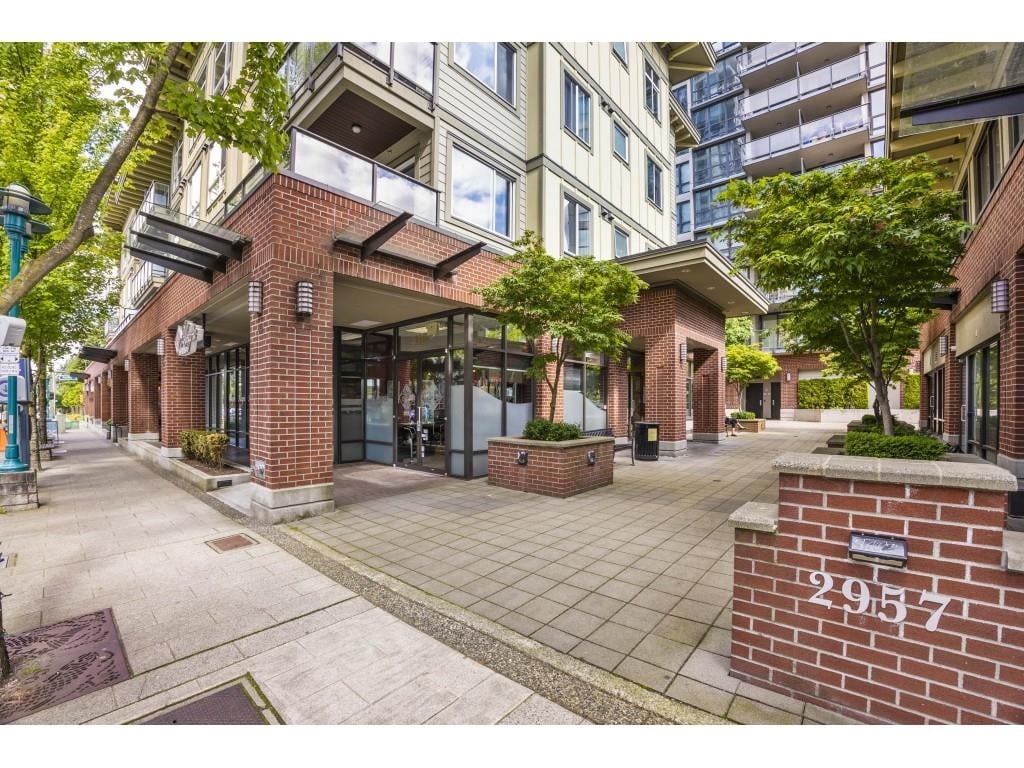 401-2957 Glen Dr