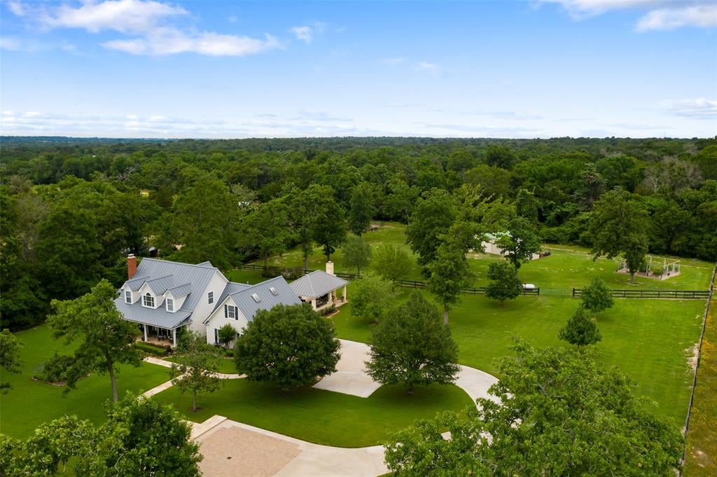 461 Piney Creek Rd Bellville, Tx 77418