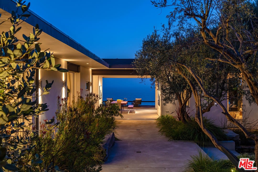 32554 Pacific Coast Highway 