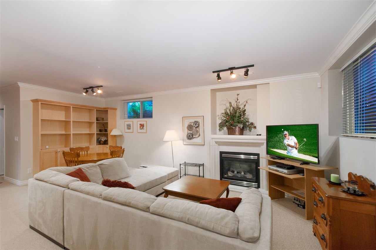 B 25 Glenmore Dr