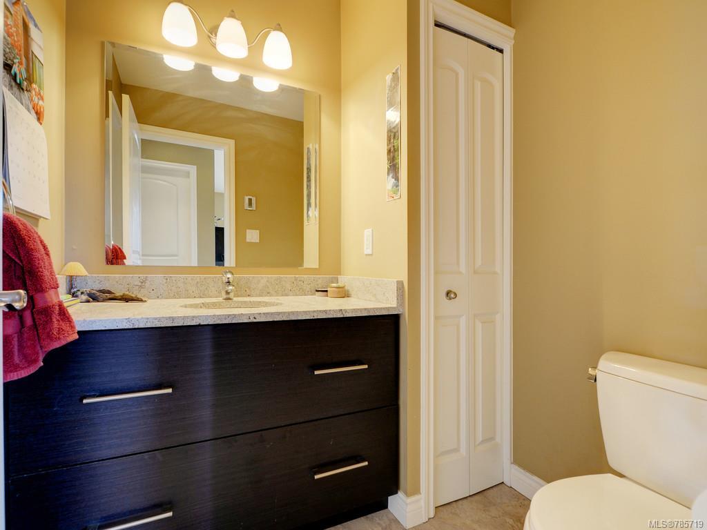 106-2038 Gatewood Rd, Sooke