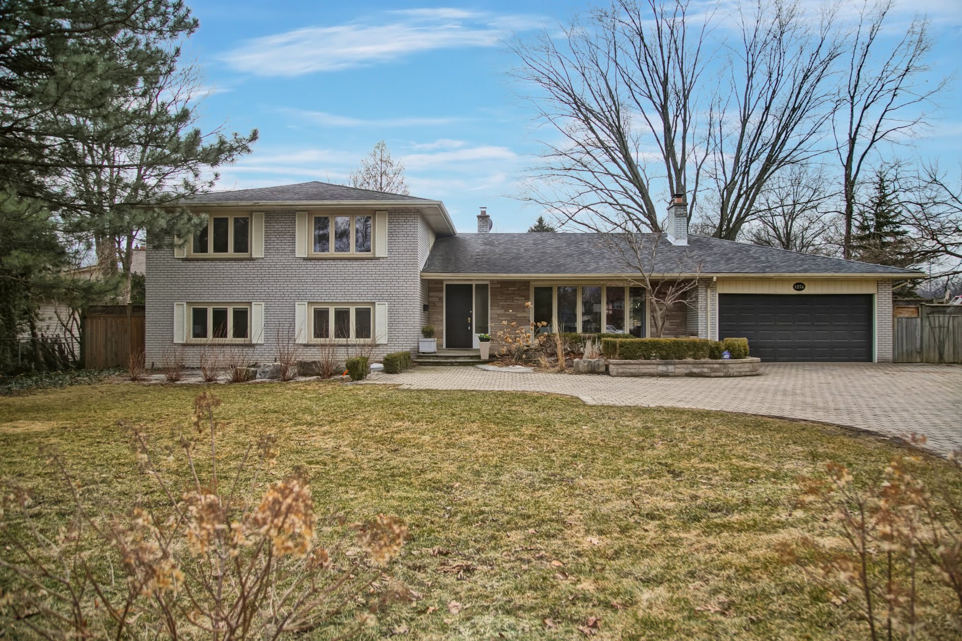 1274 Lorne Park Rd