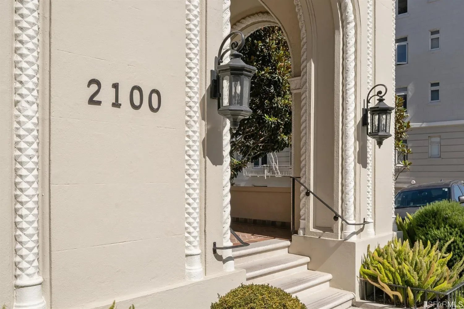 2100 Green Street 