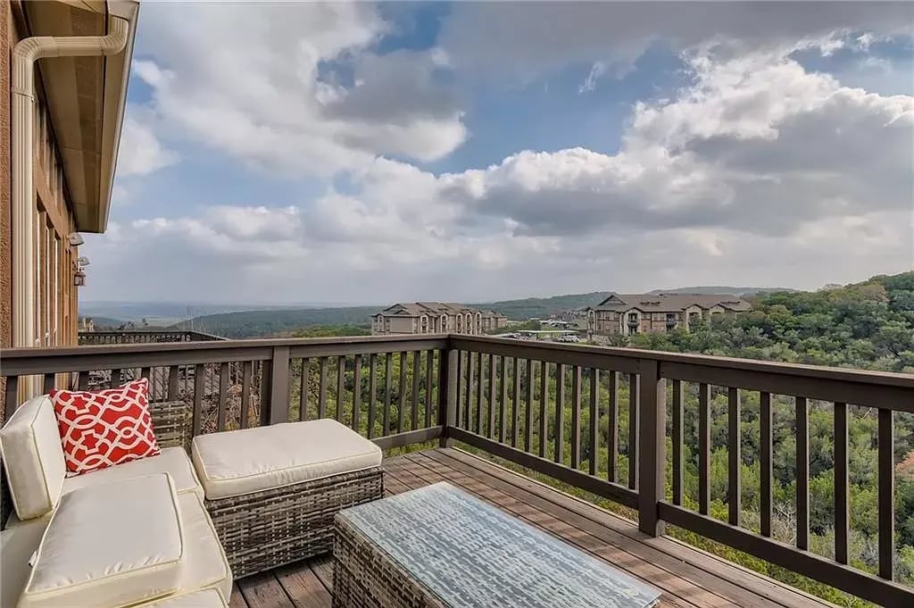 232 Sunrise Ridge Cv
