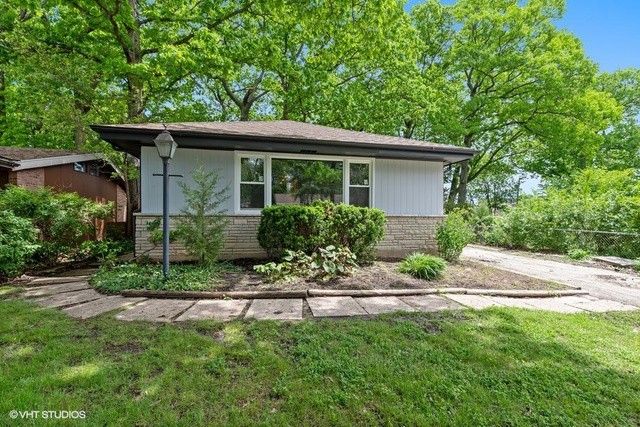1013 Longaker  Road