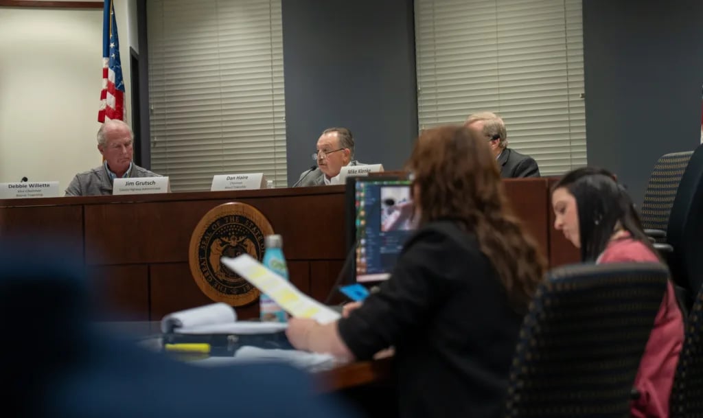 Franklin County hits pause on data centers after tense meeting with overflow crowd