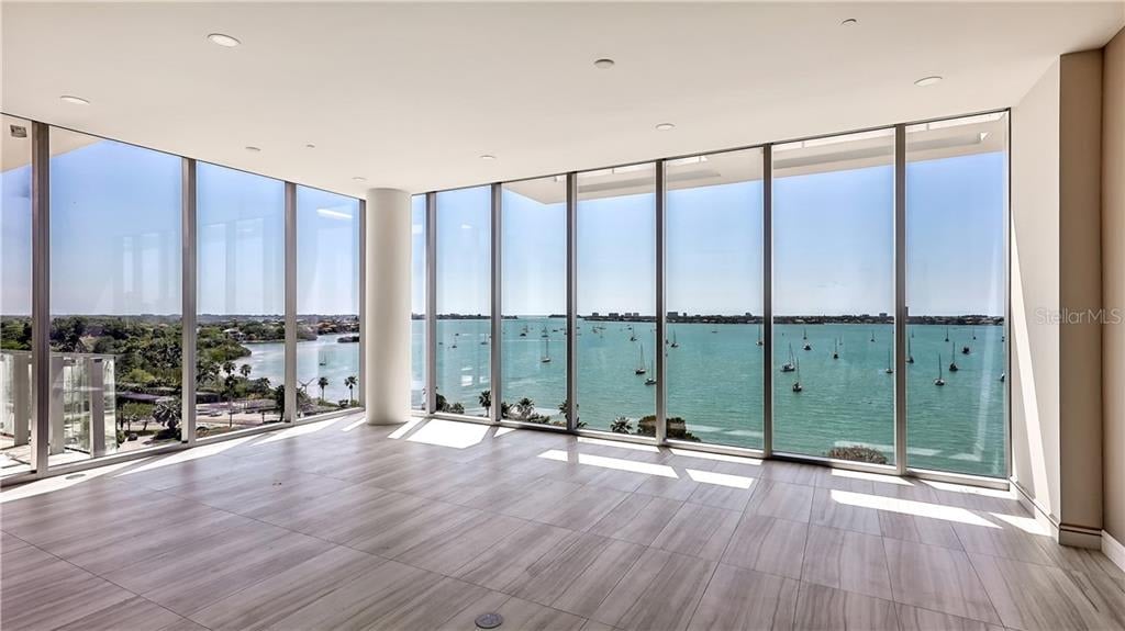 EPOCH / 605 S GULFSTREAM AVE #8 S