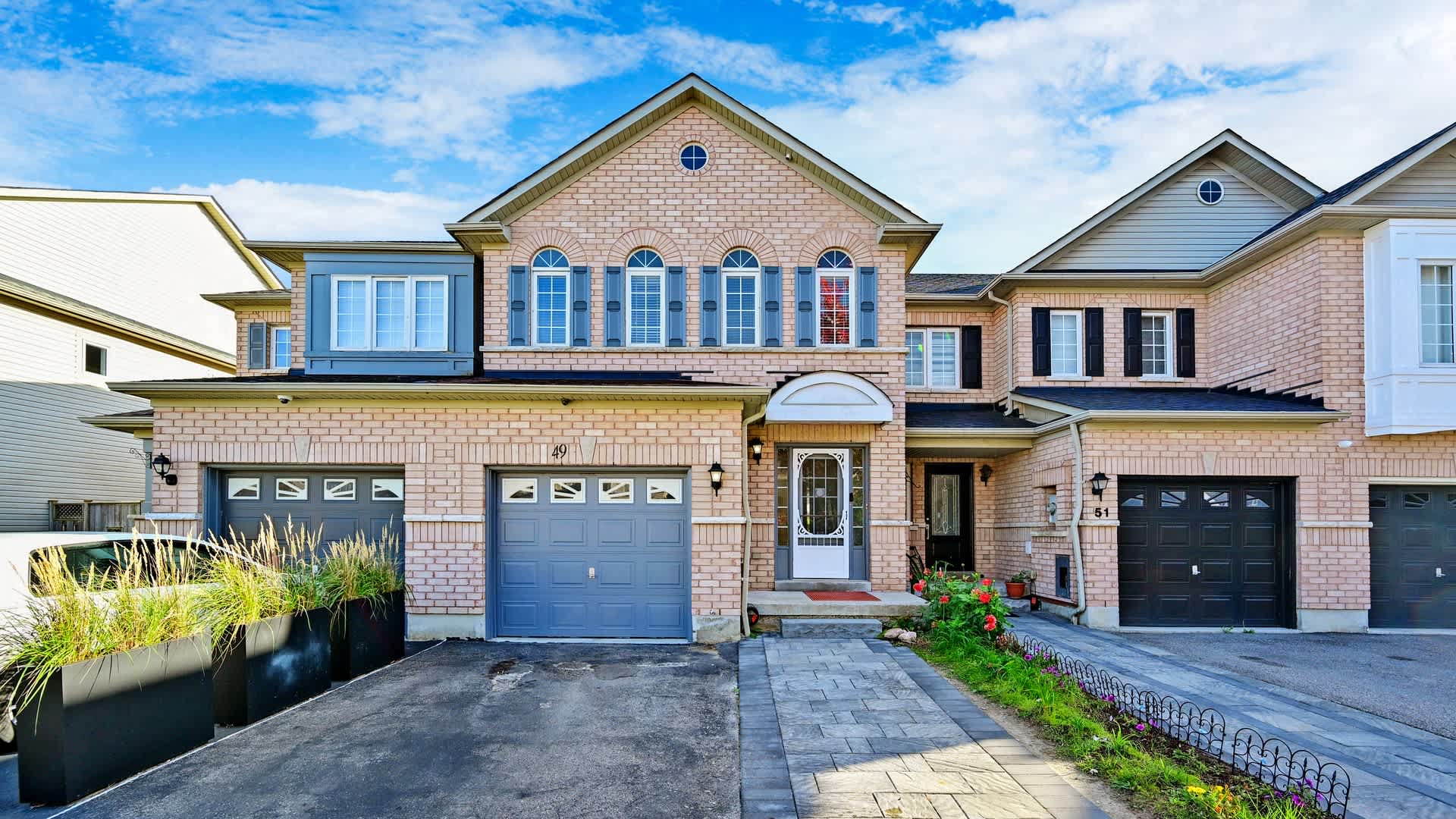 49 Macmillan Ave