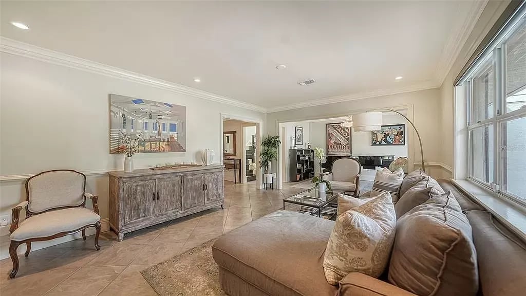 512 Sapphire Dr
