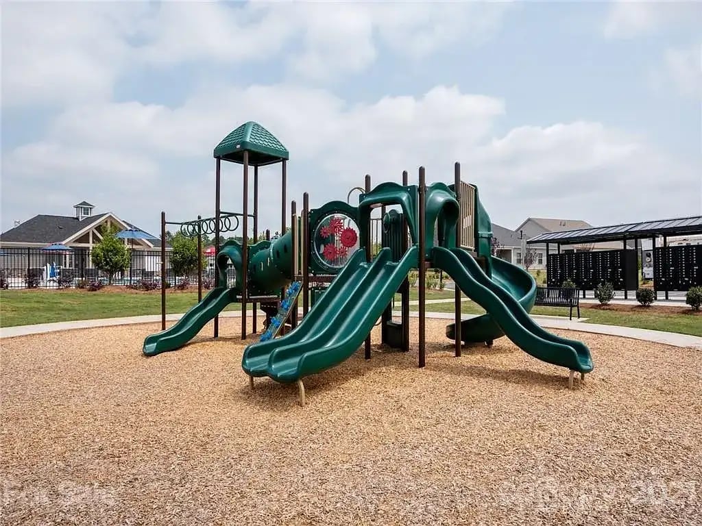 2011 Red Ash Dr