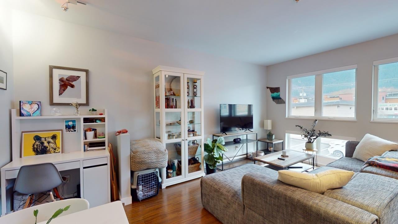 211-37841 Cleveland Ave