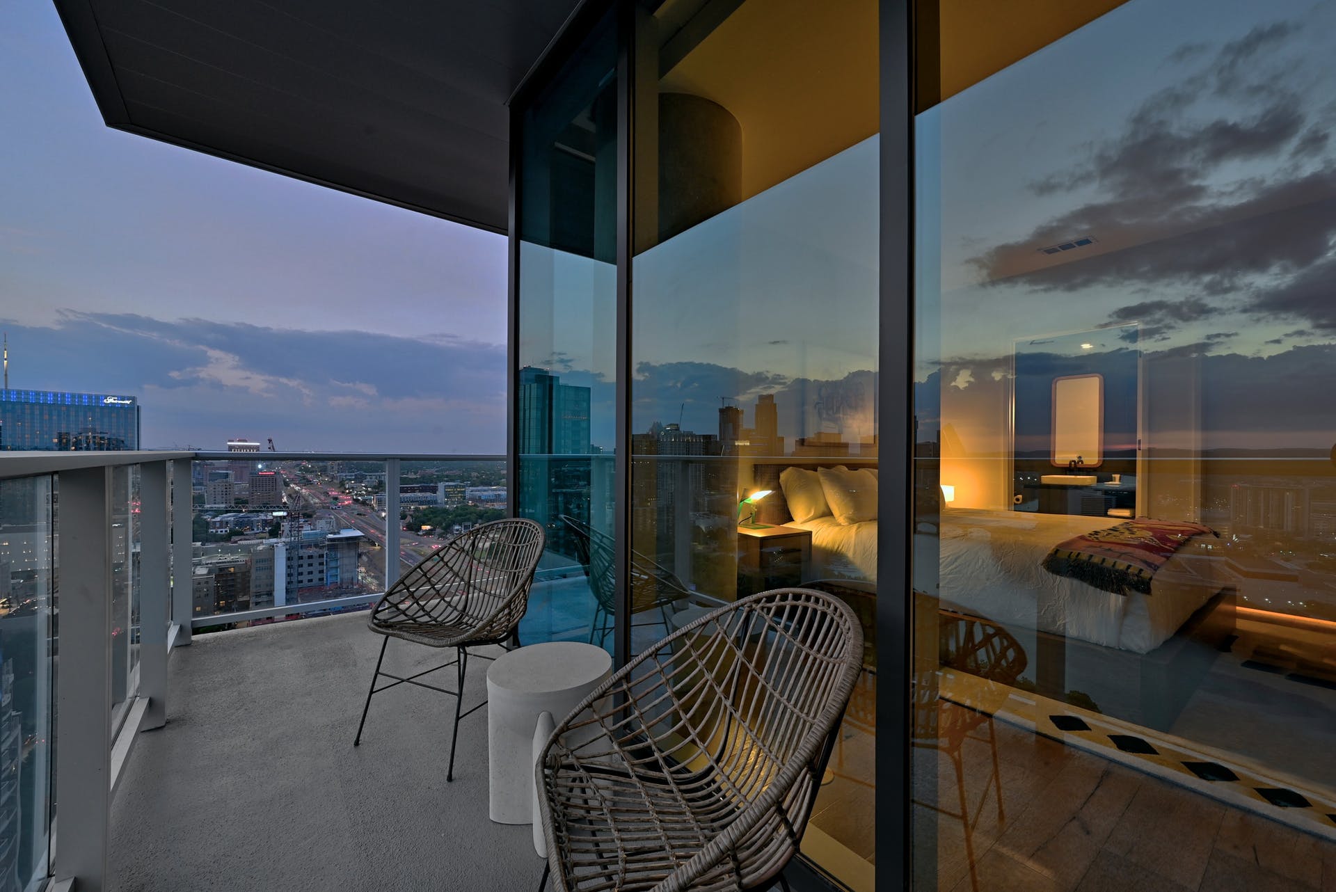 48 East Avenue #3201