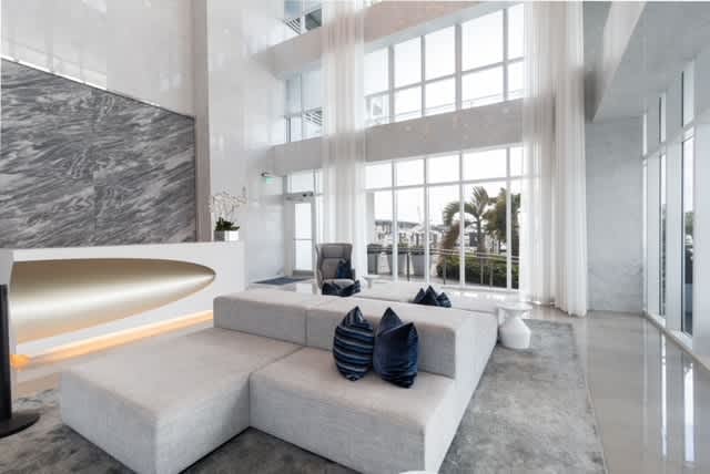 520 West Ave #1004
