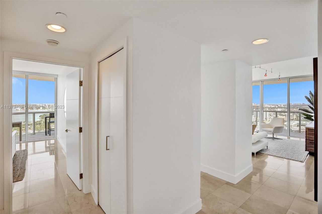 6365 Collins Ave., #3208