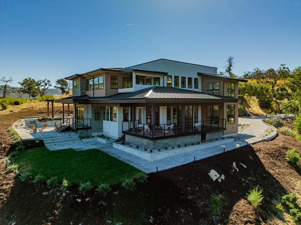 3958 St Andrews Dr