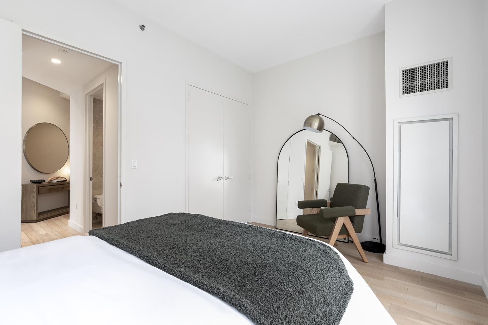 75 Wall Street, Apt 26M