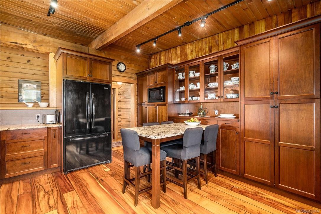 2482 Skedans Rd