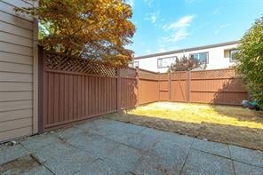 11-626 Goldstream Ave