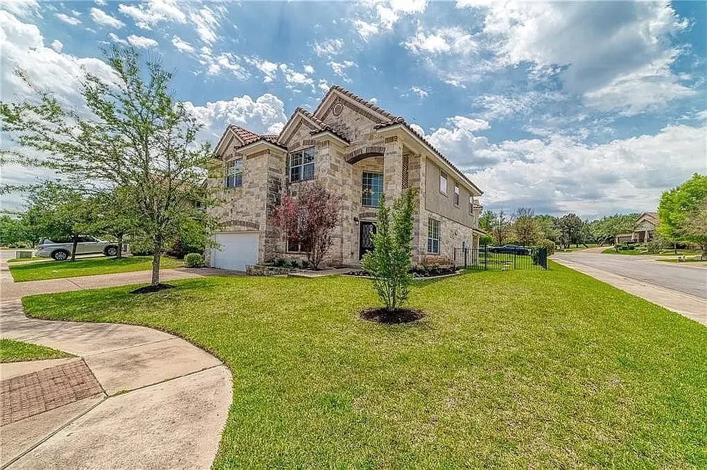 14317 Broadwinged Hawk Dr