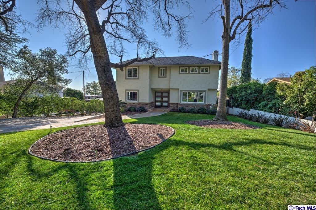 30 W Alegria Avenue