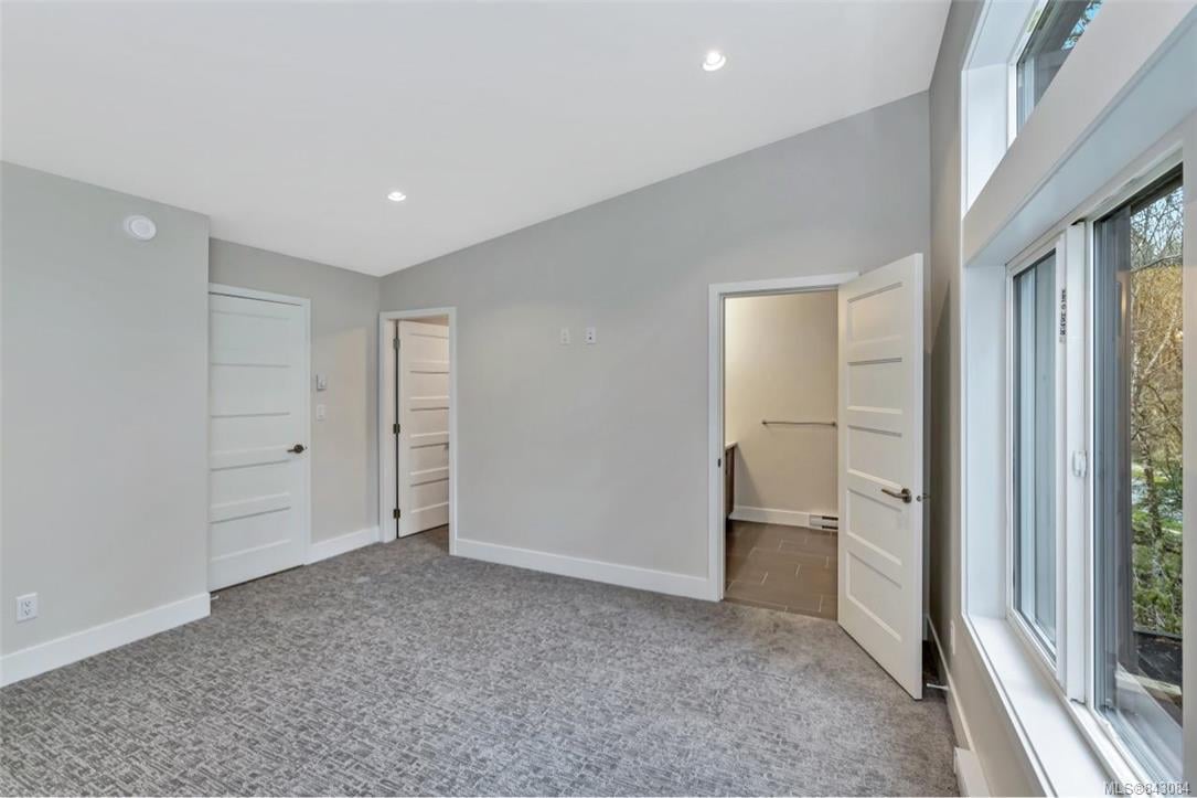 925 Echo Valley Pl, Langford