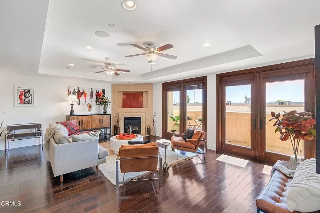 250 S De Lacey Ave #208A