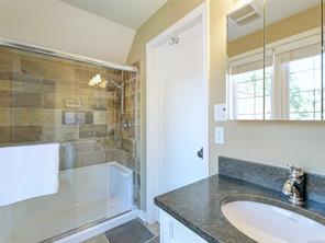 3900 Cadboro Bay Rd
