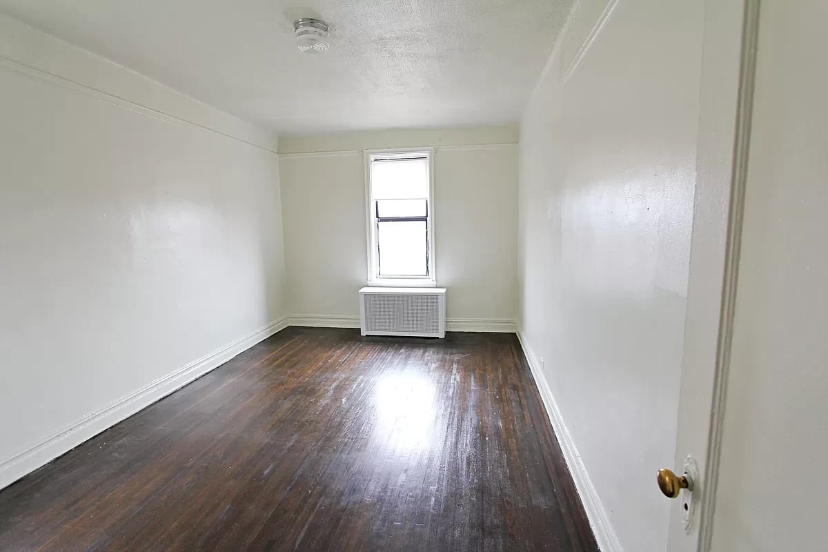 75 West Mosholu Parkway North Unit: 5F