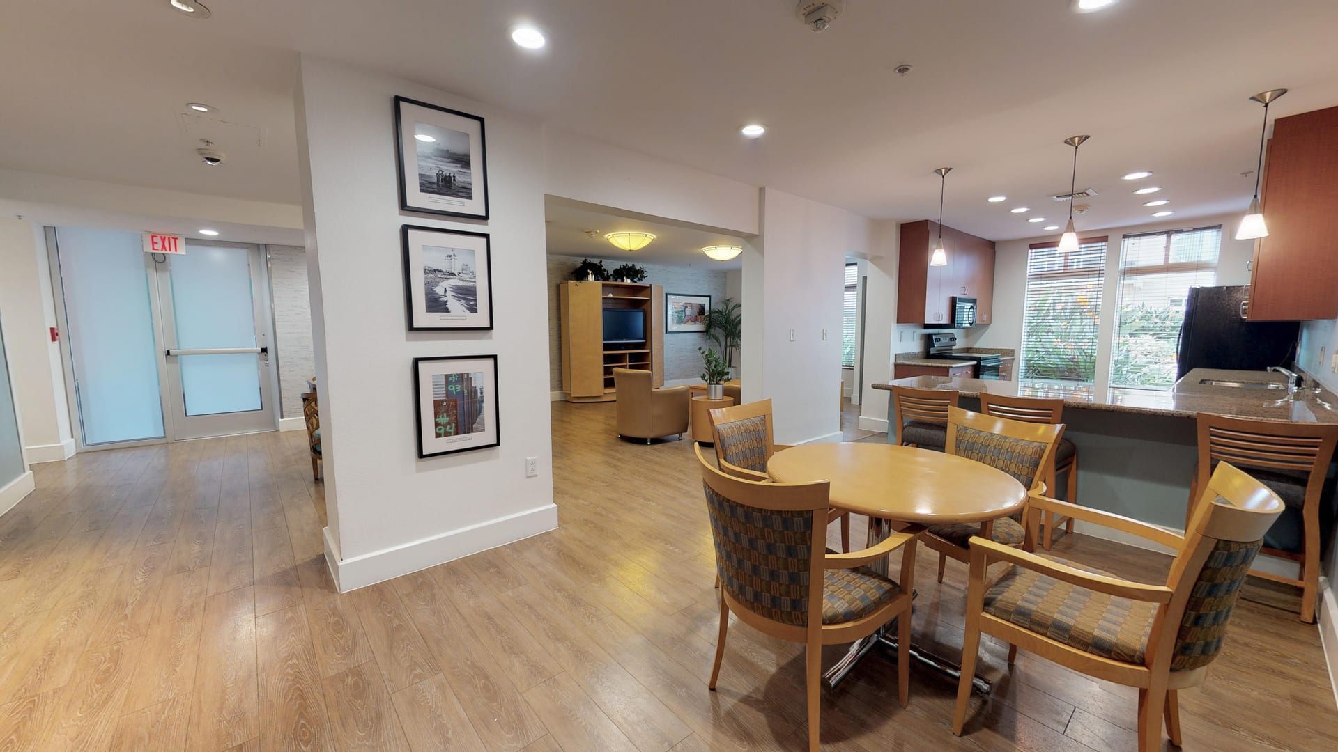 488 E Ocean #504