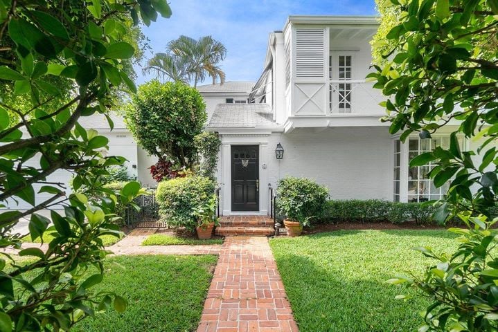 432 Seabreeze Avenue